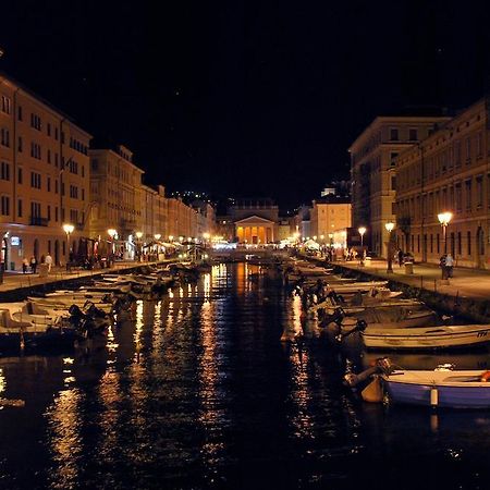 B&B Largo Soninno Terst Pokoj fotografie